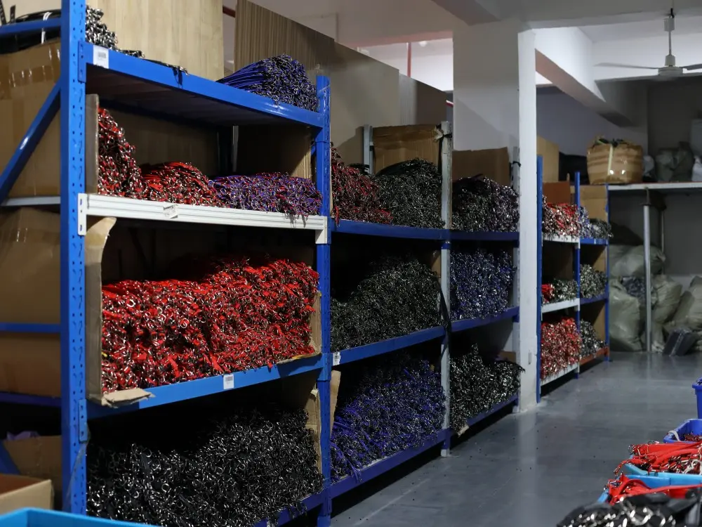 pet collar warehousing